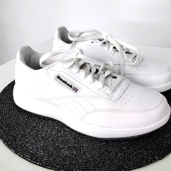 NWOT Men's REEBOK white tennis shoes - Picture 3 of 6